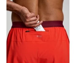 Saucony Men's Outpace 2.5" Split Short 17 Saucony Men's Outpace 2.5" Split Short -Saucony Sales SAM800326 IF 5